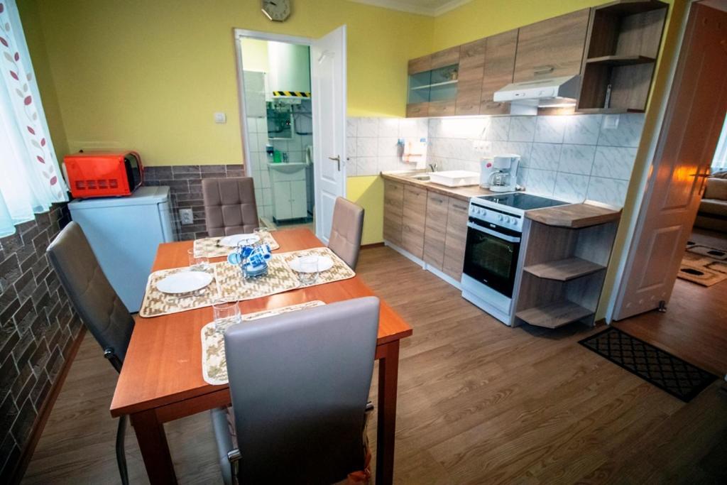 Krisztina Apartman Nagykanizsa Bagian luar foto